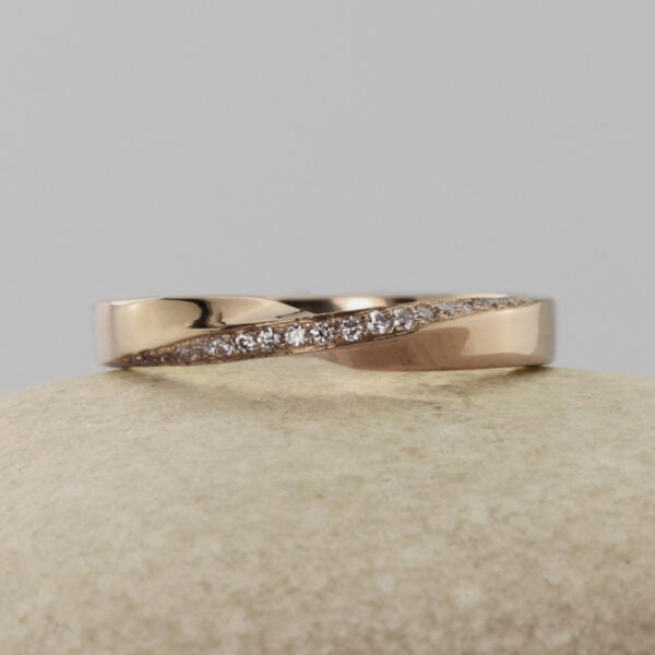 The Ellershie: Handmade 18ct Rose Gold Diamond or Moissanite Twist Wedding Ring