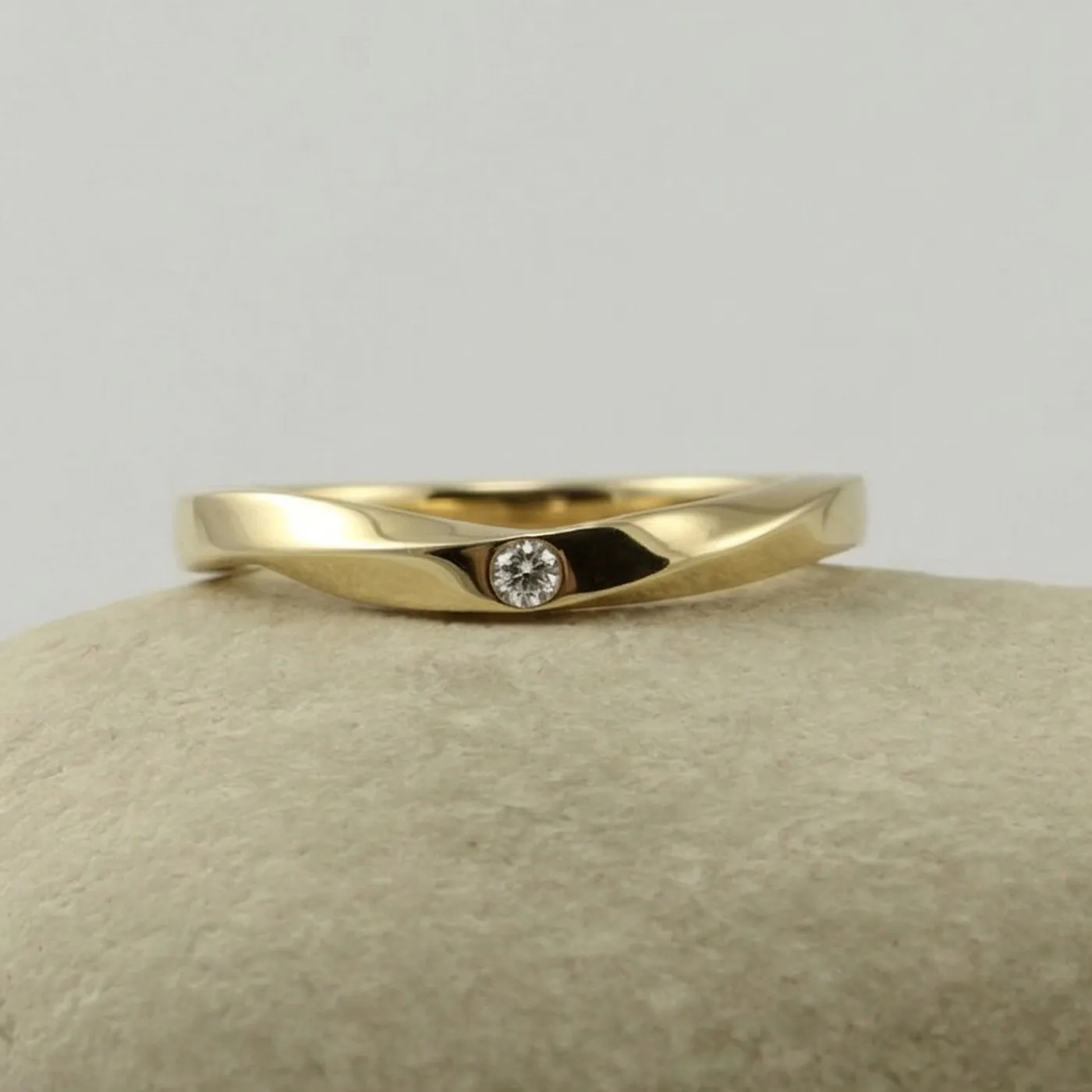 Eco 18ct Gold Diamond Ring
