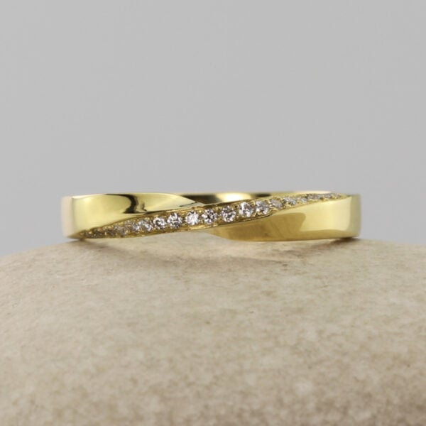 The Ellershie: Recycled 14ct Yellow Gold Diamond Twist Wedding Ring