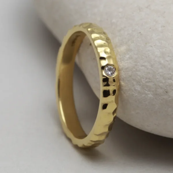 The Kinglass: Eco 18ct Gold Ring with Diamond, Moissanite or Sapphire