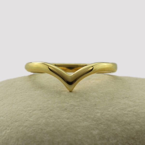 The Isla: 2mm 18ct Yellow Gold Wishbone Wedding Ring