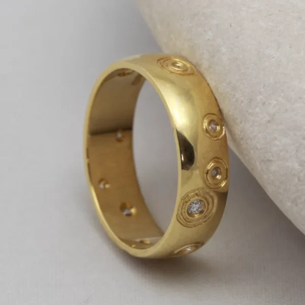 The Cup and Ring: Handmade 18ct Yellow Gold and Diamond or Moissanite Ring