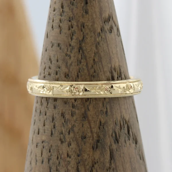 The Greenbrier: Hand Engraved Rose Garden 14ct Yellow Gold Ring with Milgrain Edge